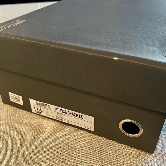 Kenneth Cole Boots - Brand New Never Worn - Picture 4 of 6